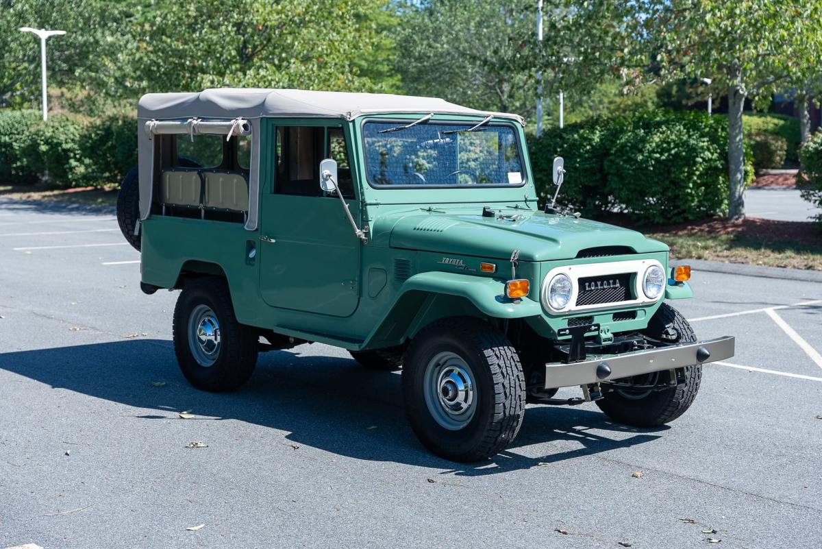 1973 Toyota Land Cruiser FJ43 4-Speed