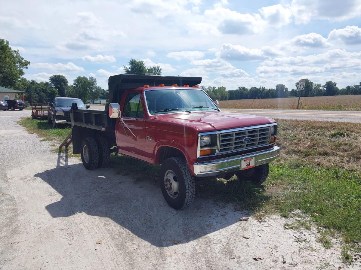 One-Owner 1986 Ford F-350 Dually 7.5L 4×4 Dually Dump Truck