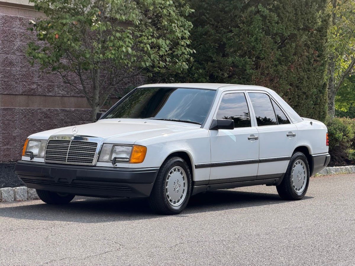 1989 Mercedes-Benz 300E