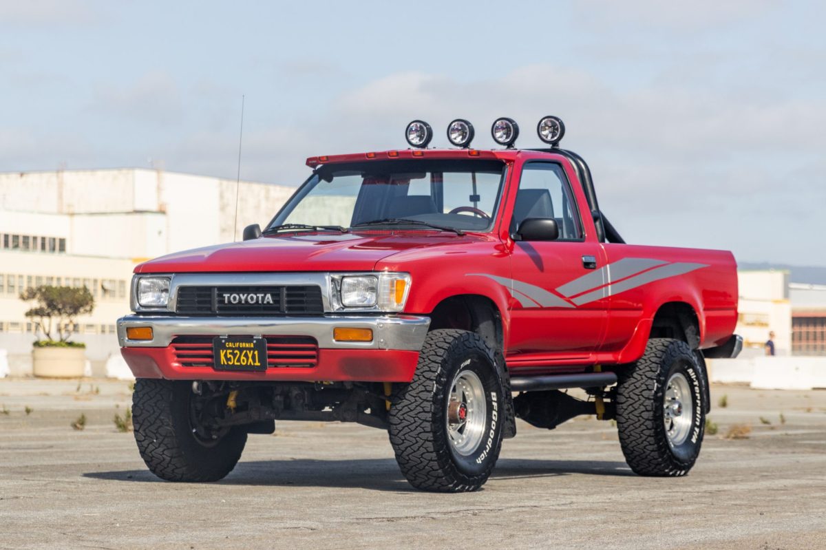 1989 Toyota Pickup Deluxe 4×4 5-Speed