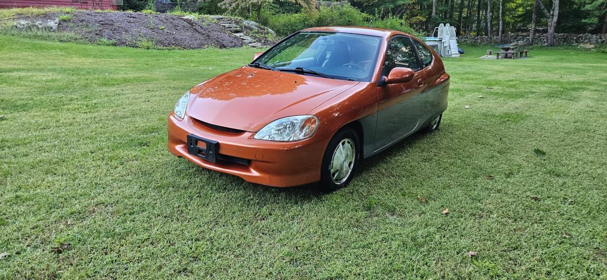 2000 Honda Insight 5-Speed — exterior front three-quarter view