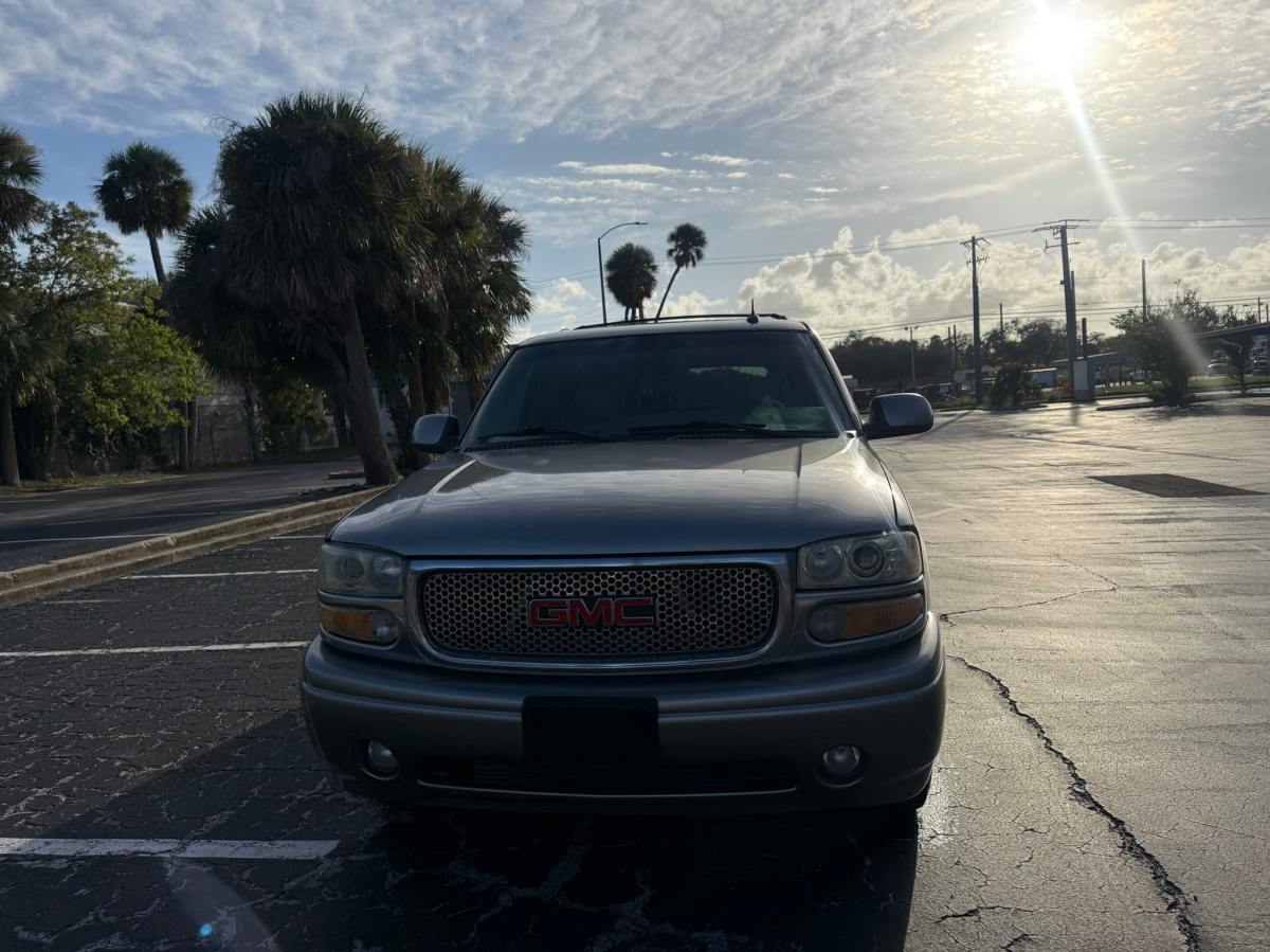 2002 GMC Yukon XL Denali