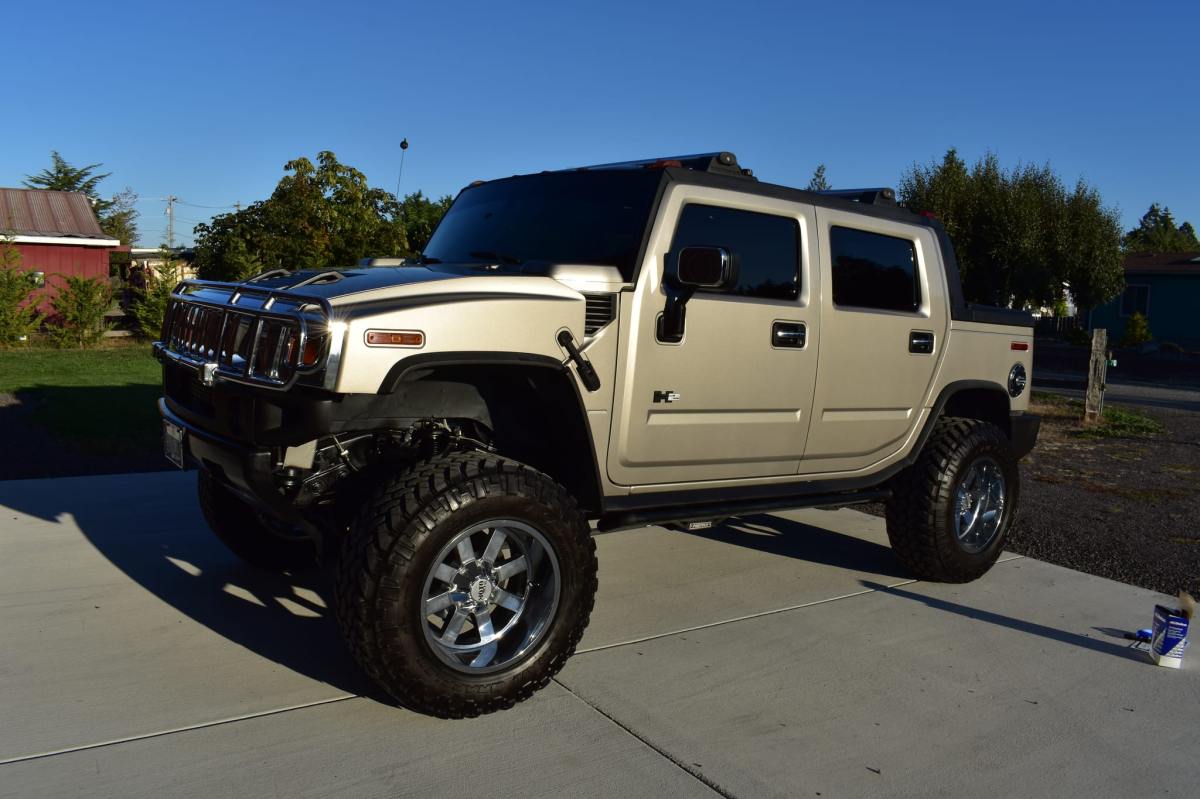 22k-Mile 2005 Hummer H2 SUT