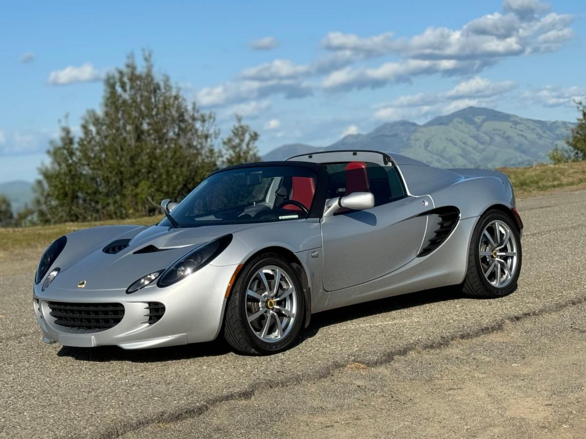20k-Mile 2005 Lotus Elise — exterior front three-quarter view