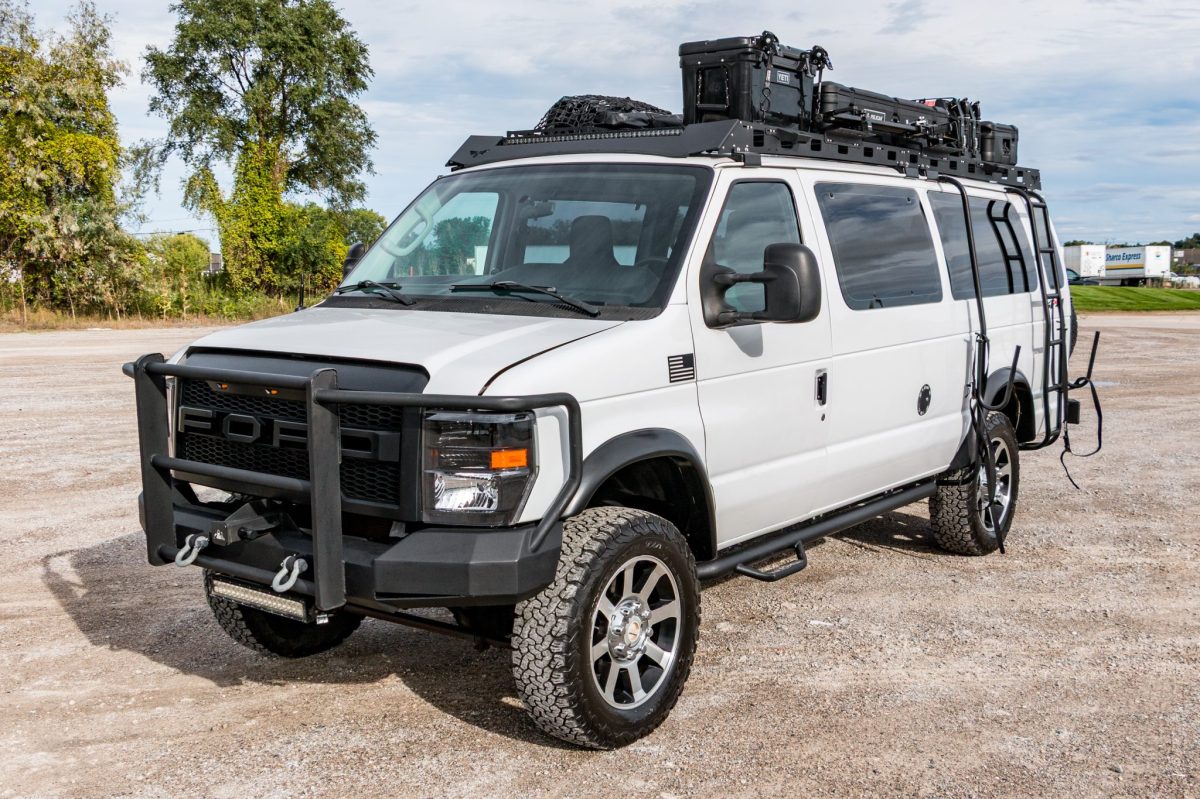 2009 Ford E-350 Super Duty XL Extended Quigley 4×4 Conversion