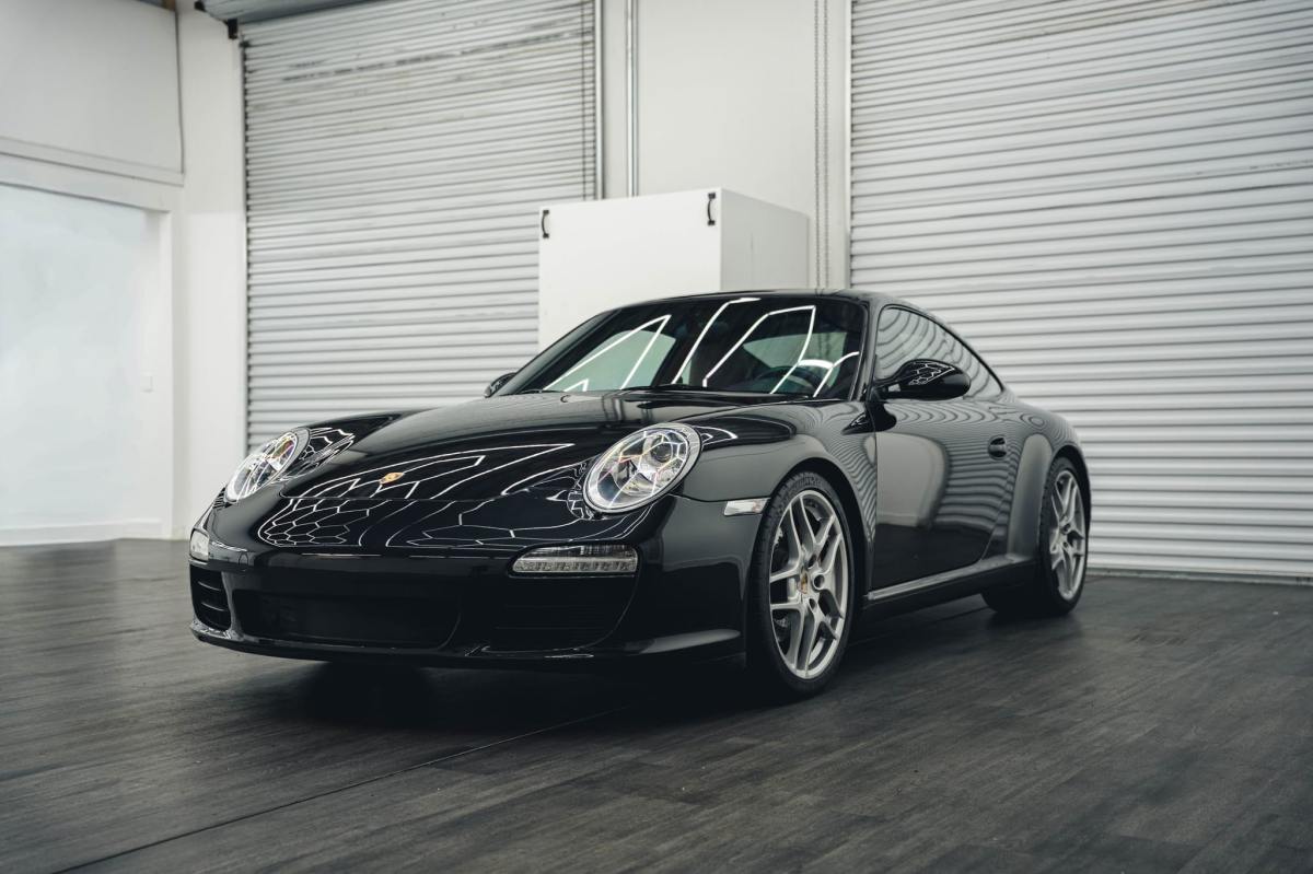 2010 Porsche 911 Carrera S Coupe 6-Speed