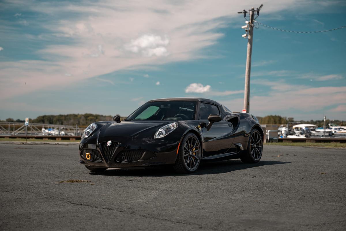 7k-Mile 2018 Alfa Romeo 4C Coupe