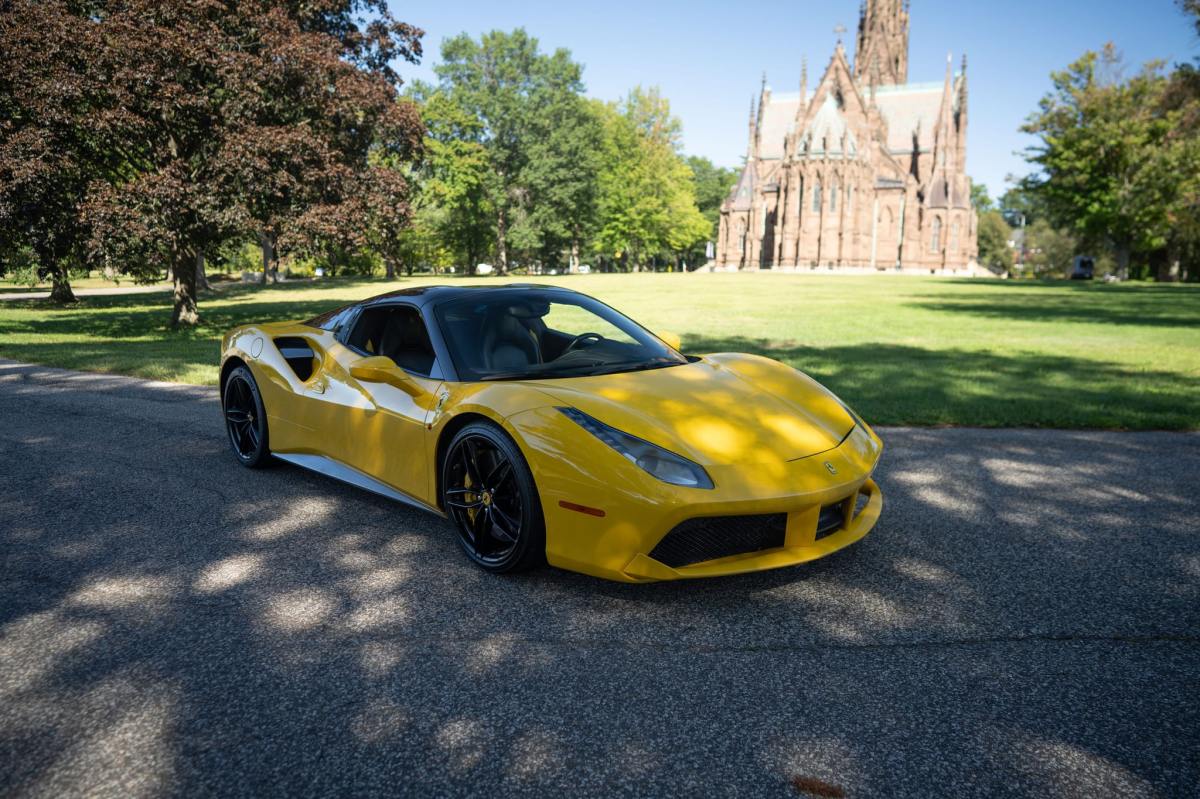 2018 Ferrari 488 Spider front view