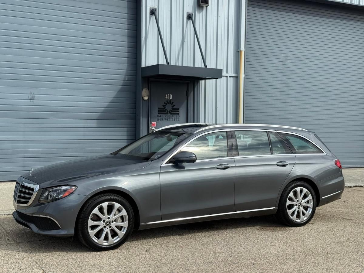 2018 Mercedes-Benz E400 4MATIC Wagon — exterior front three-quarter view