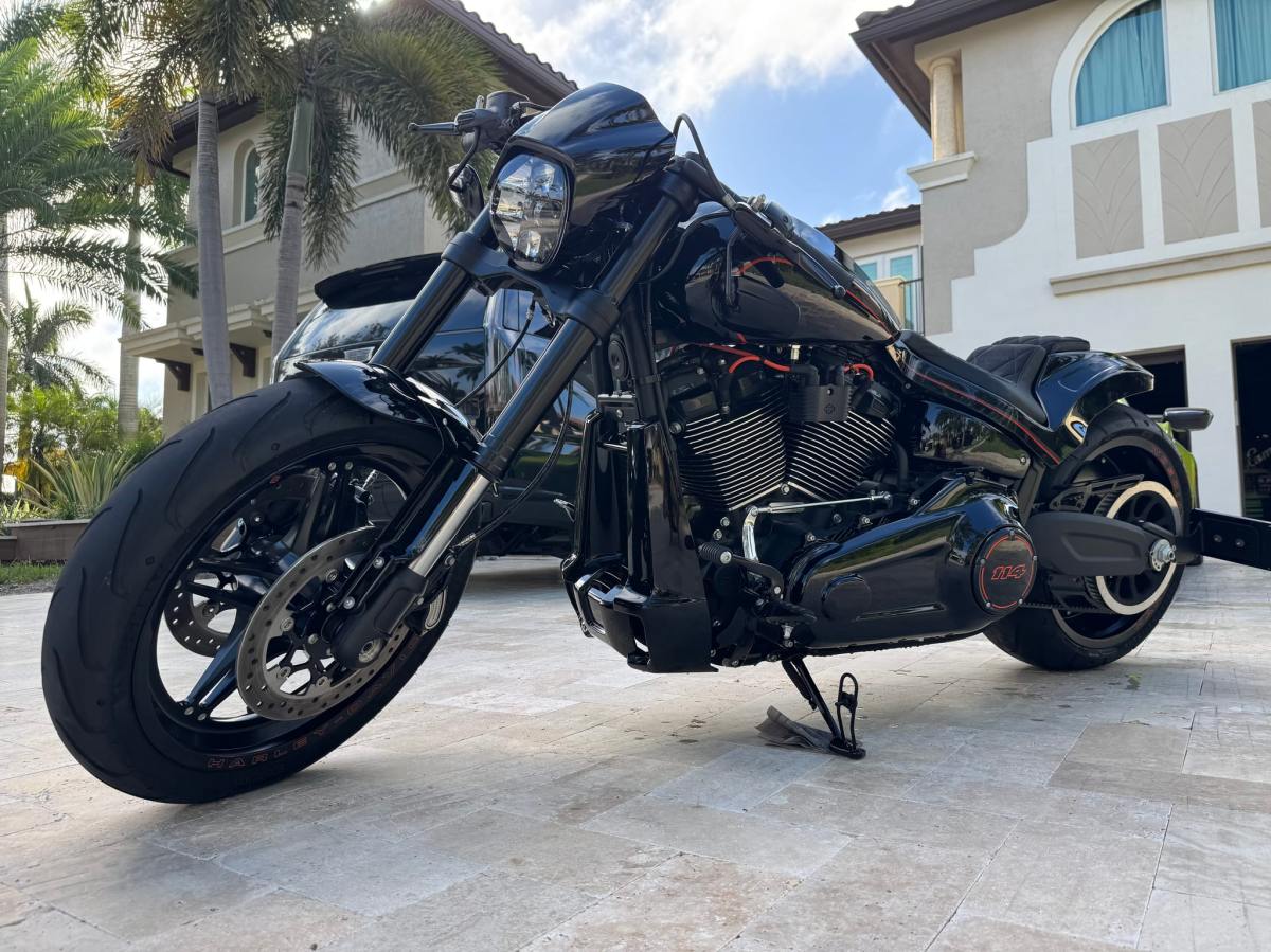 556-Mile 2019 Harley-Davidson FXDR 114