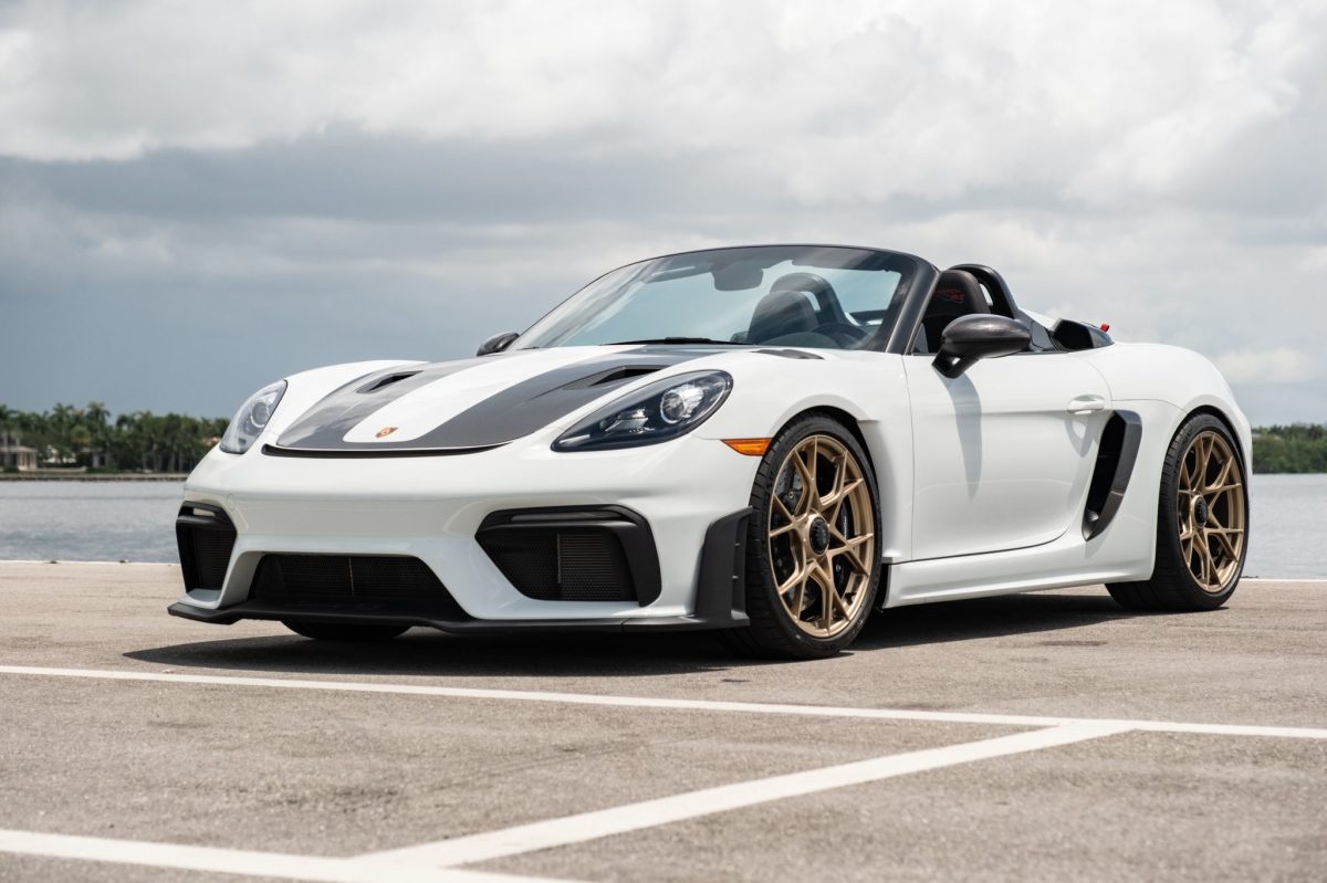2024 Porsche 718 Spyder RS Weissach — exterior front three-quarter view